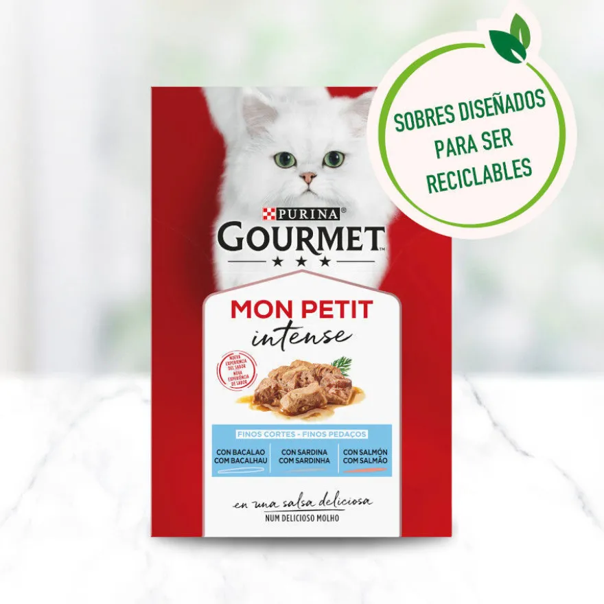 Gourmet Mon Petit Selección Pescados en salsa sobre para gatos