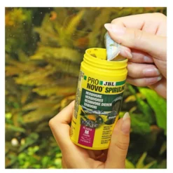 JBL Spirulina Escamas Vegetales para peces alguívoros